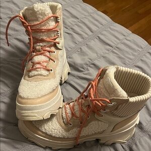 Sorel Women's Beige and Coral Winter Boots